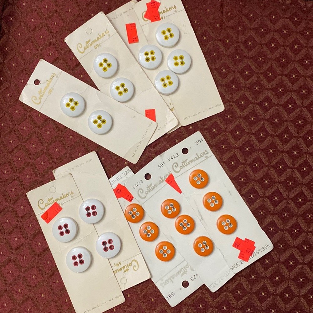 Lot of buttons (21pc)